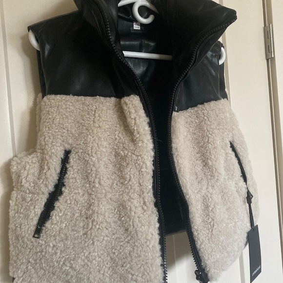 Lamarque reversible vest - Picture 2 of 3